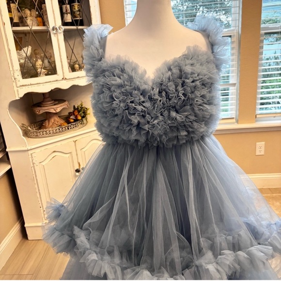 Elegant Dreamy Princess Dusty Blue Tulle Off-Shoulder Maternity Photoshoot Dress - Picture 5 of 16